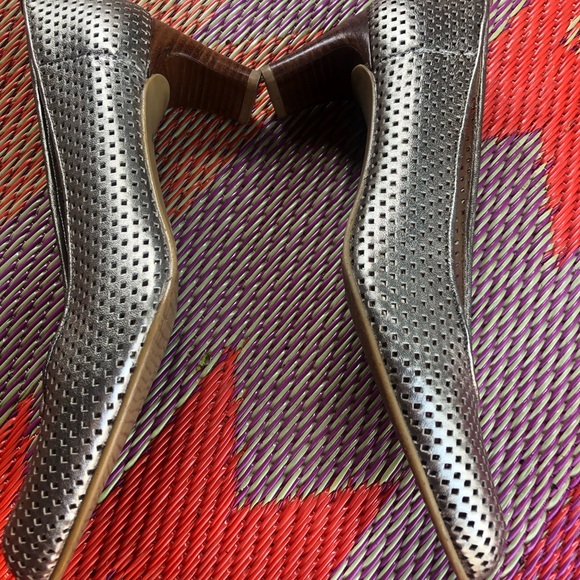 Stuart Weitzman Pumps - Picture 3 of 7